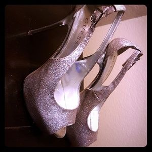 Guess sz 7 heels